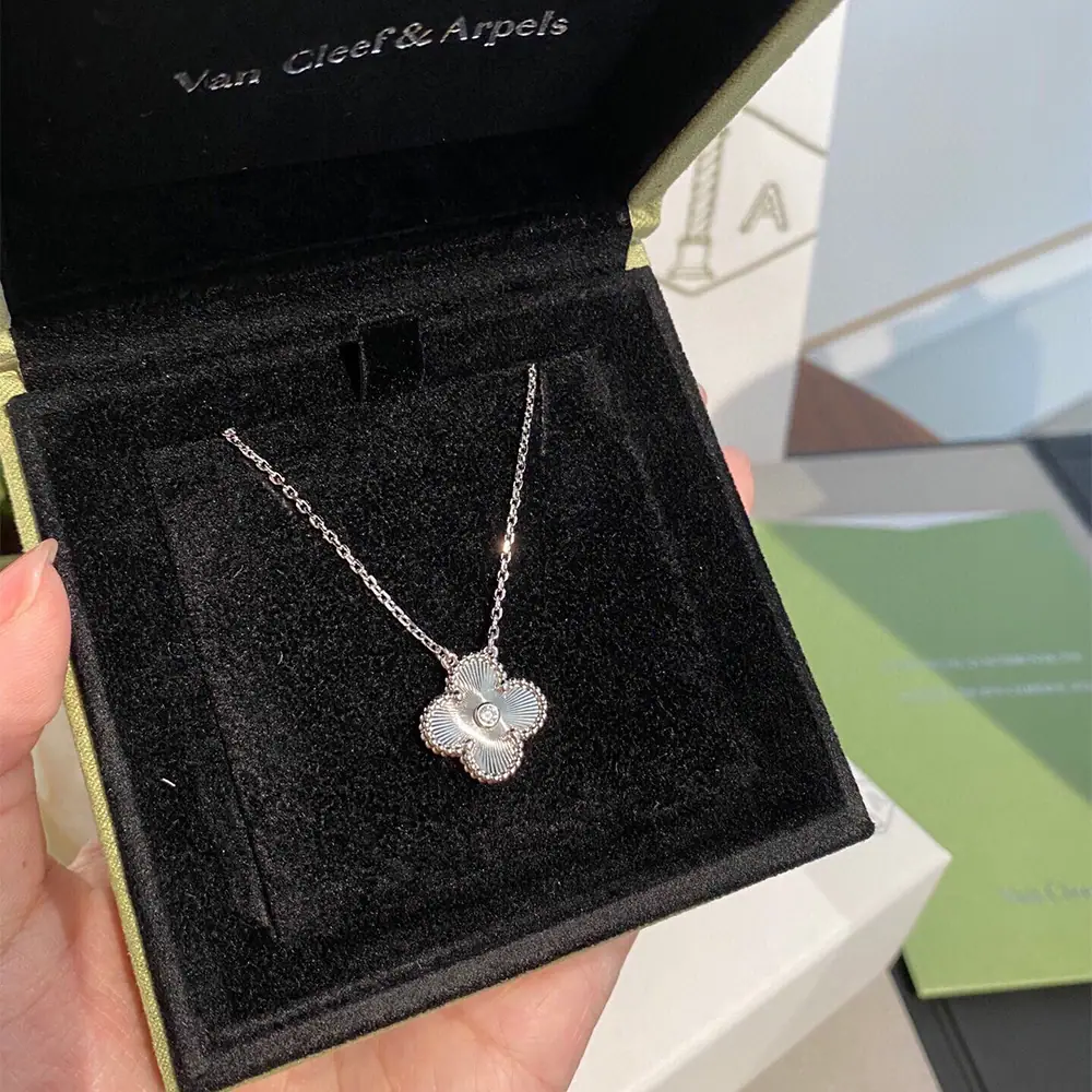 Clover Necklace