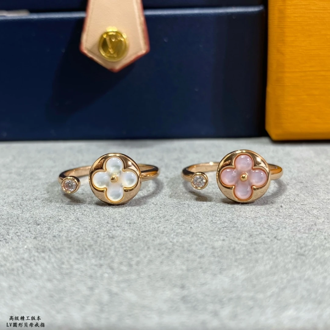 Four-Flower Ring