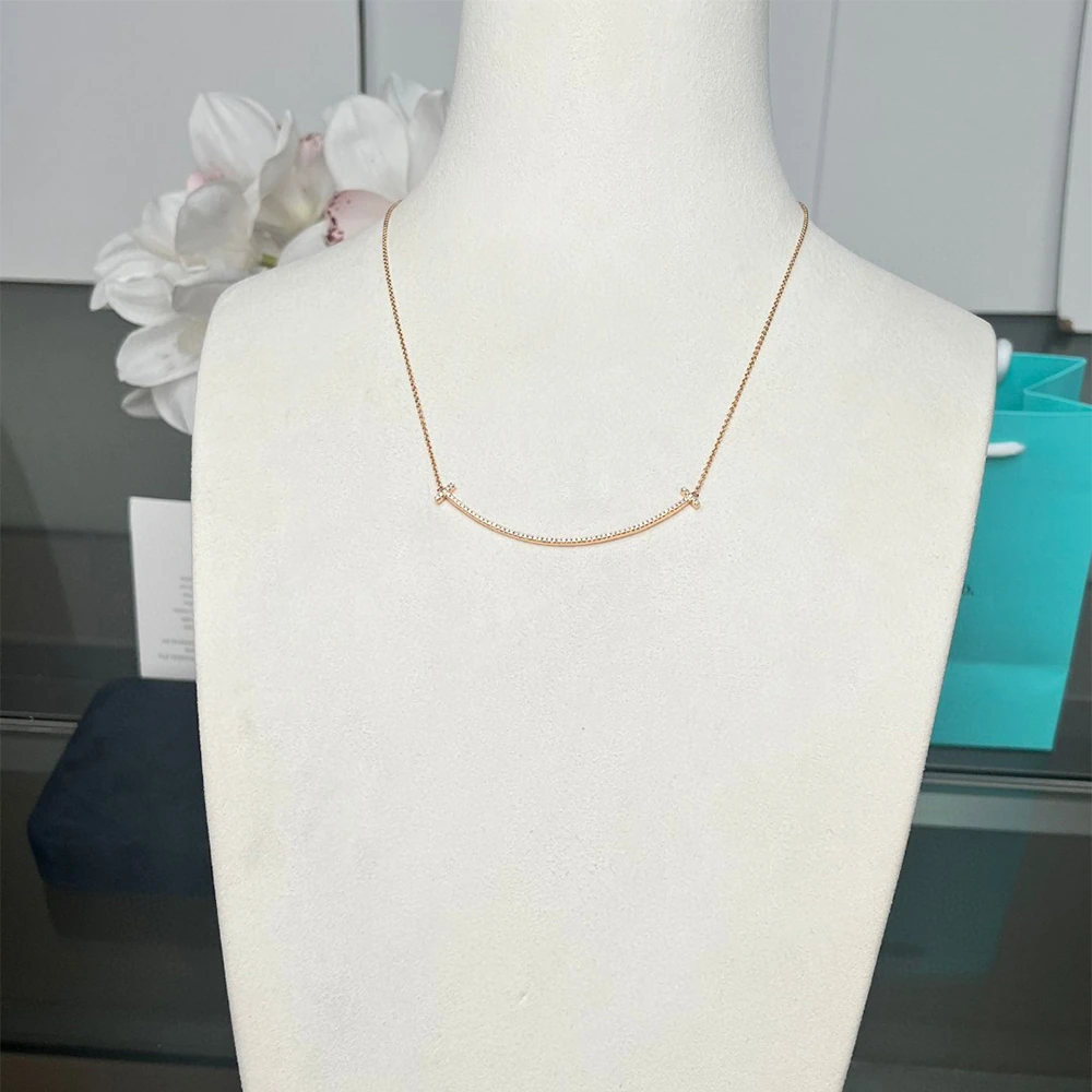 Smile Pavé Necklace (Large Version)