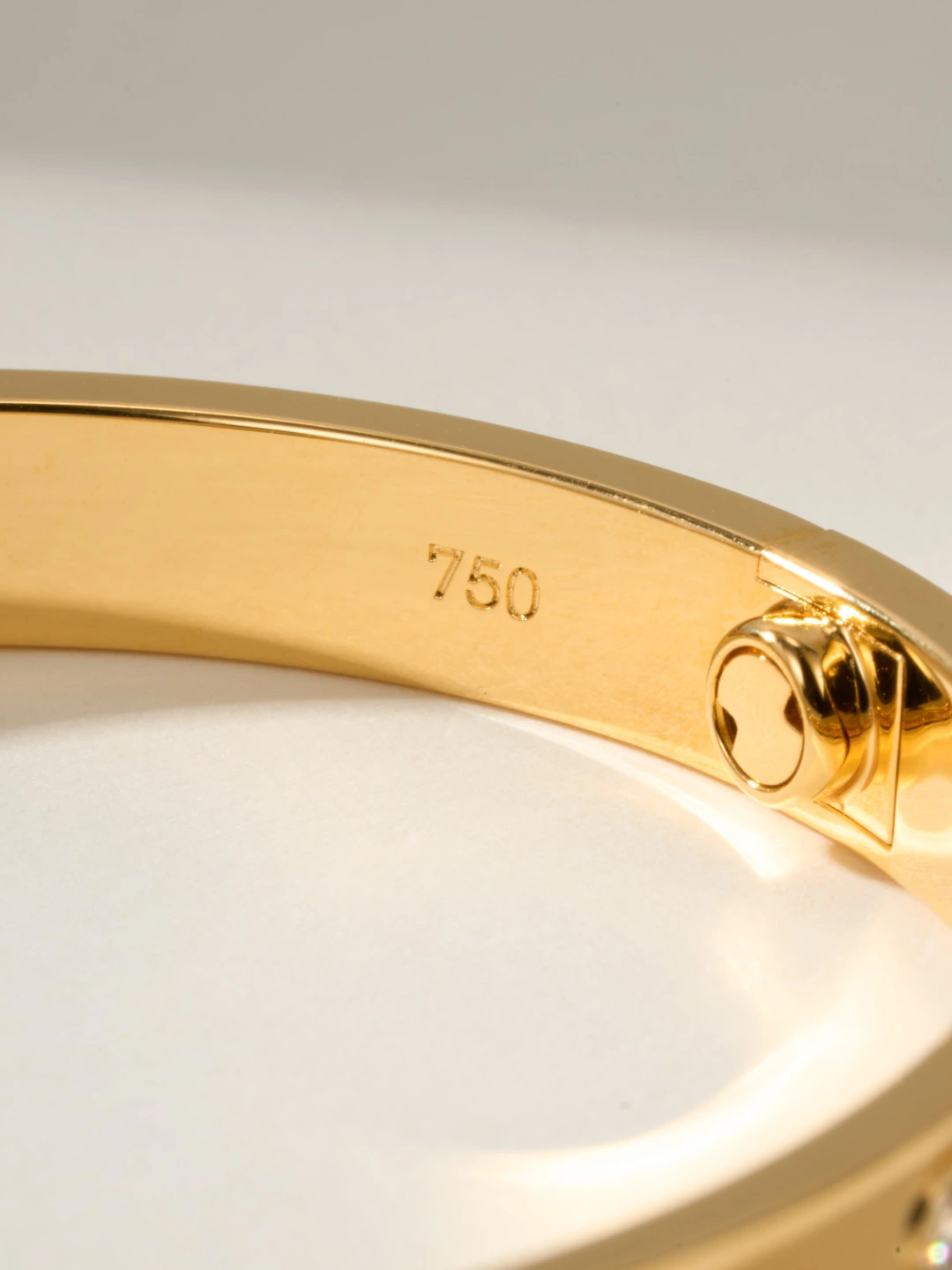 Wide Screw Motif Four-Pavé Bracelet