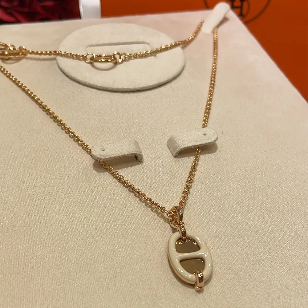 Loop Pendant Necklace