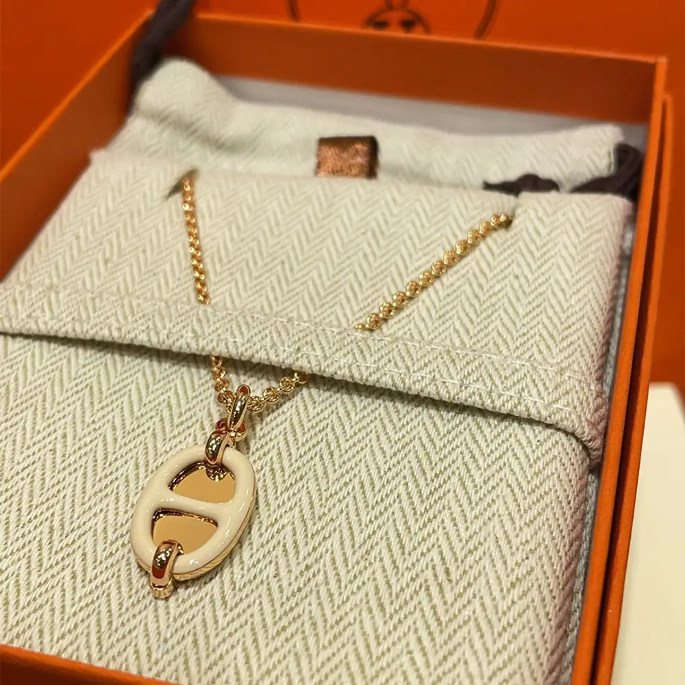 Loop Pendant Necklace