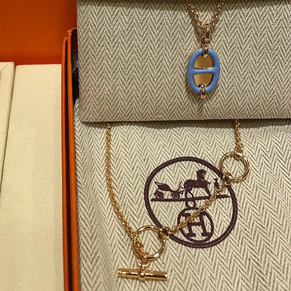 Loop Pendant Necklace