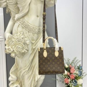 Natural Leather Zipped Handbags detail view 1