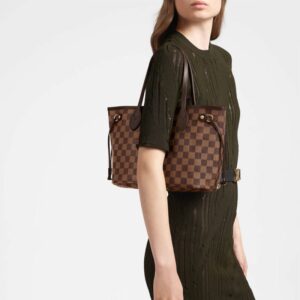 2 Pcs Design Shoulder Bags detail view 1