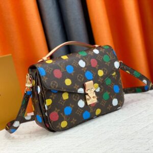 New Graffiti Postman Bags detail view 1