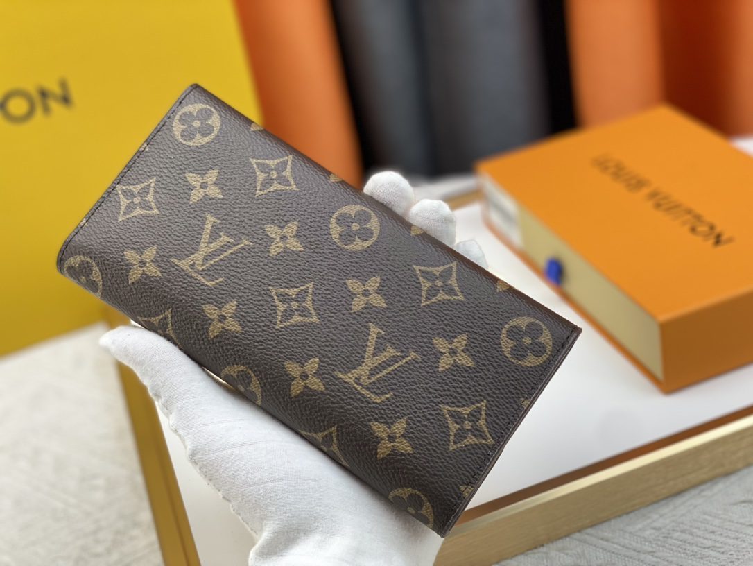 Colourful Design Monogram Wallet detail view 16
