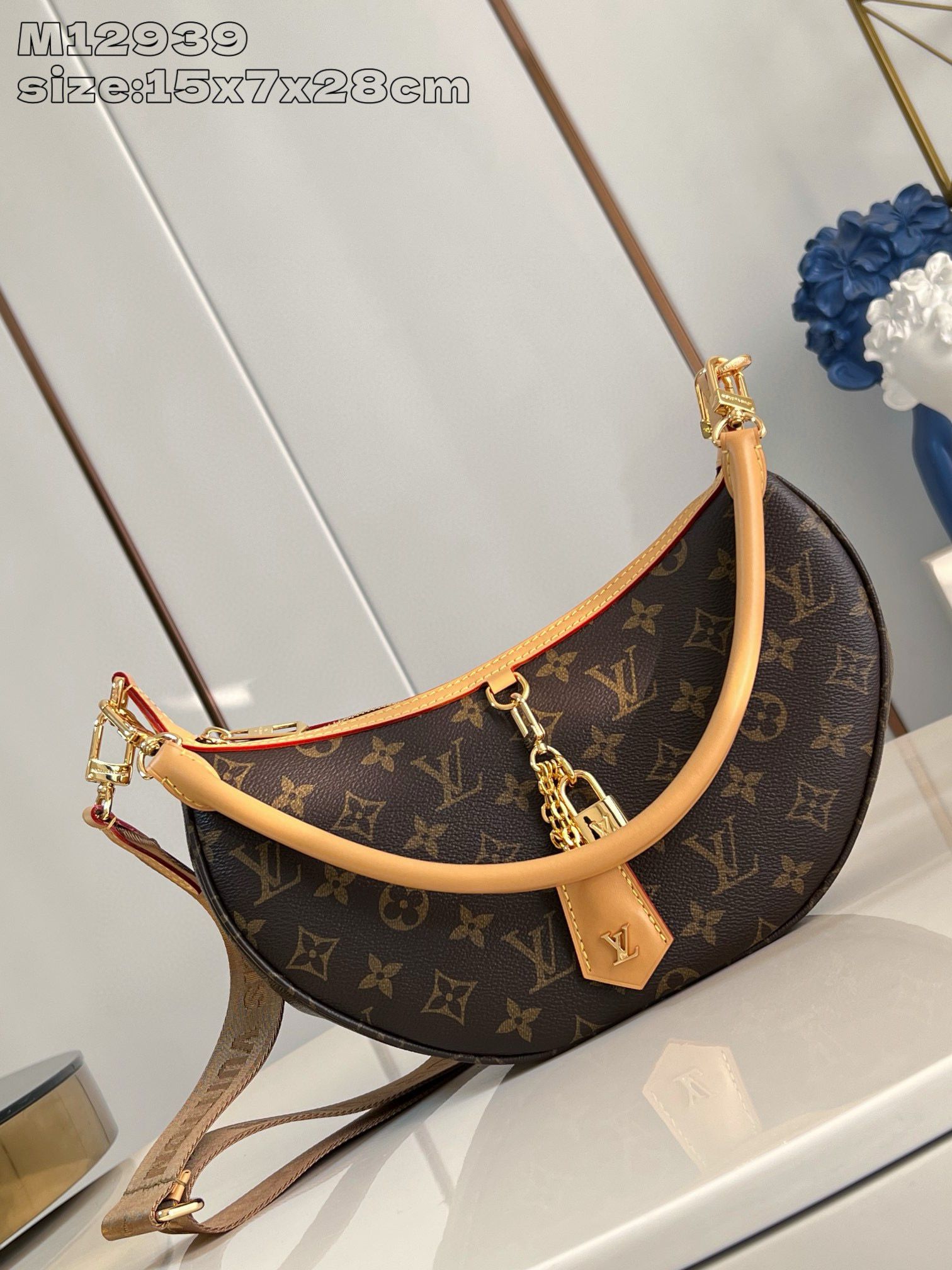Louis Vuitton Monogram Crescent Hobo Bag detail view 1
