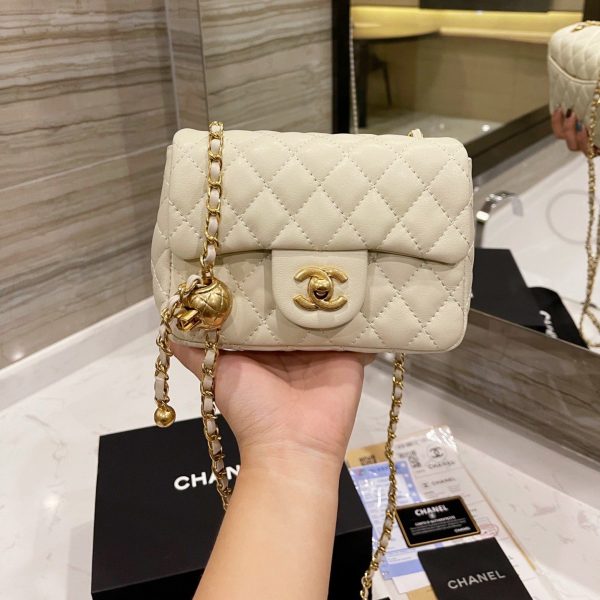 Sheepskin Crossbody Bag detail view 1