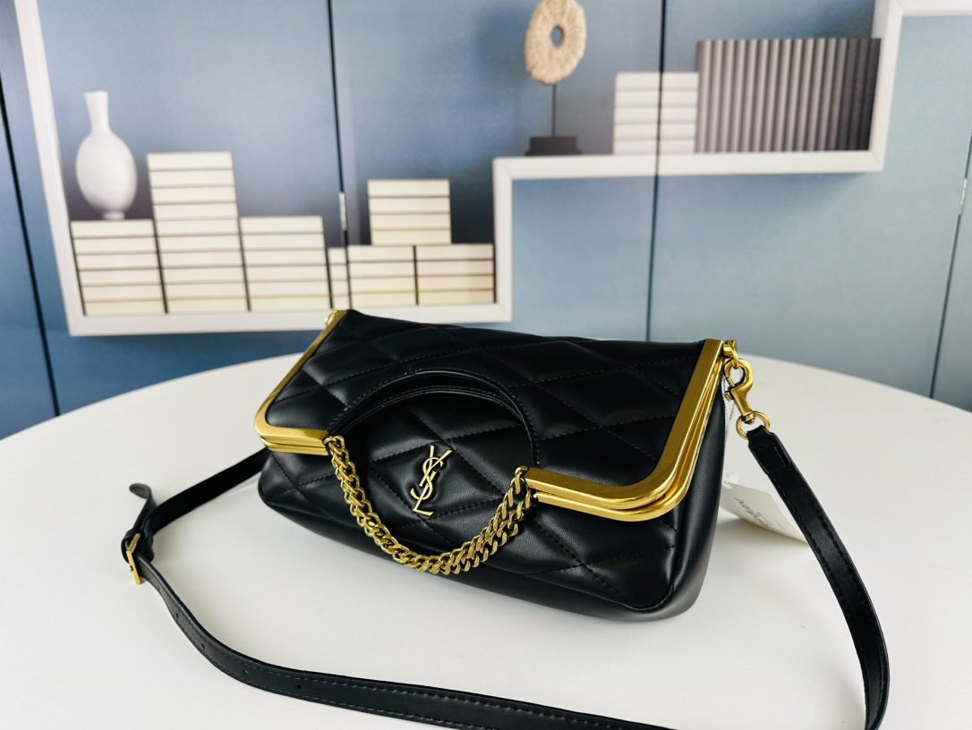 Black White Stitching Chain Handbags detail view 1