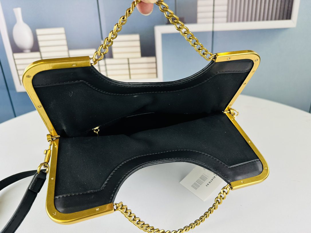 Black White Stitching Chain Handbags detail view 7