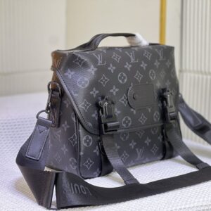 Postman black leather bag 31 * 22 * 11 cm detail view 1