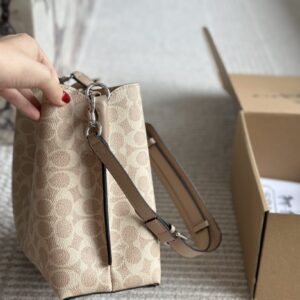 New Bucket Bag Size: 24*23cm detail view 1