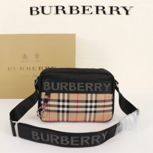 The latest exquisite crossbody bags 22 * 11 * 16.5cm main product image