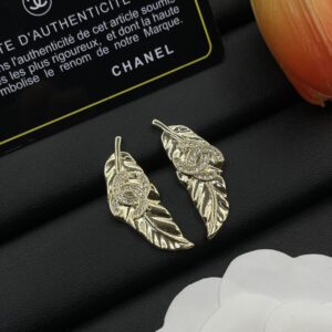 Leaf-filled diamond earrings main product image