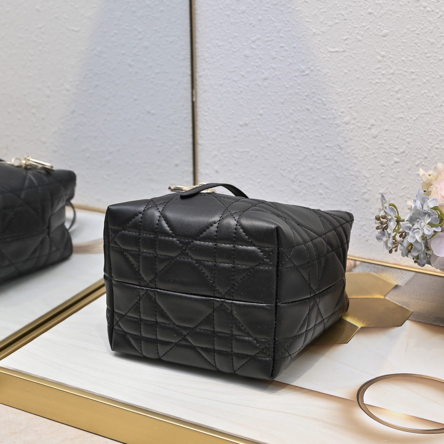 Diamond-shaped handbag 16*12*18cm detail view 3