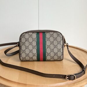 Classic monogram shoulder bag 18*14*5cm detail view 1