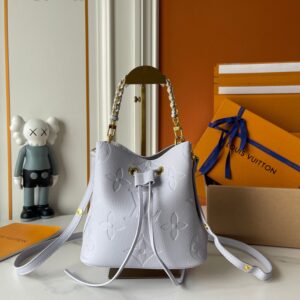 Light purple embossed bucket bag 20*20*13cm main product image