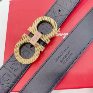 Men's Reversible Textured Leather Belt with Sculpted Double-Ring Buckle, 40 mm detail view 1