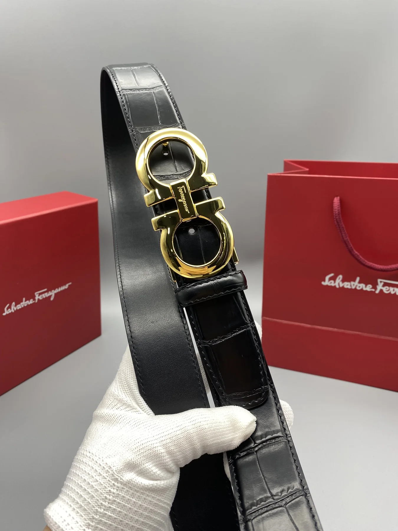 Men's Classic Crocodile-Texture Leather Belt with Sculpted Double-Ring Buckle, 35 mm detail view 1