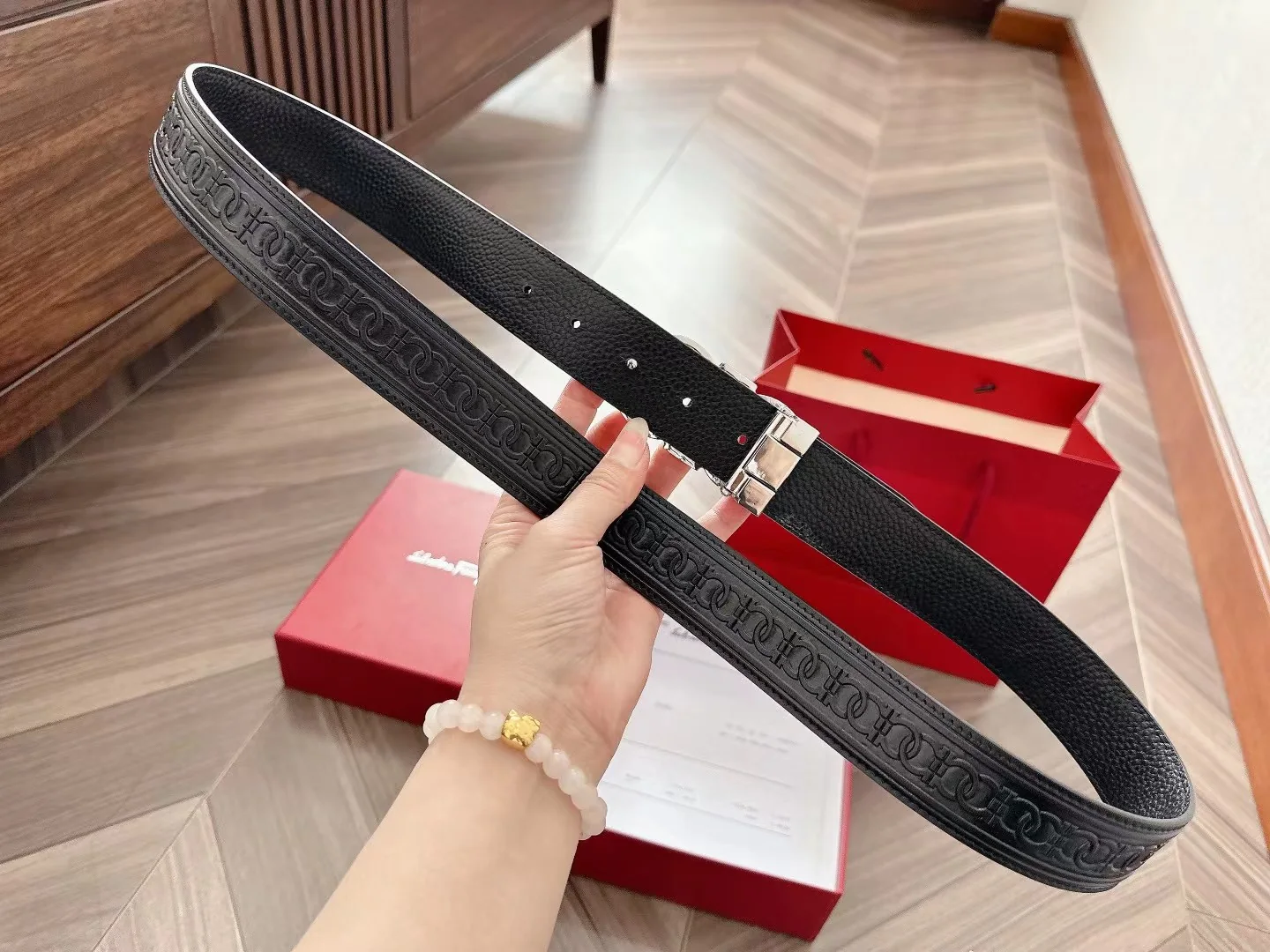 Men's Modern Textured Leather Belt with Sculpted Double-Ring Buckle, 35 mm detail view 3