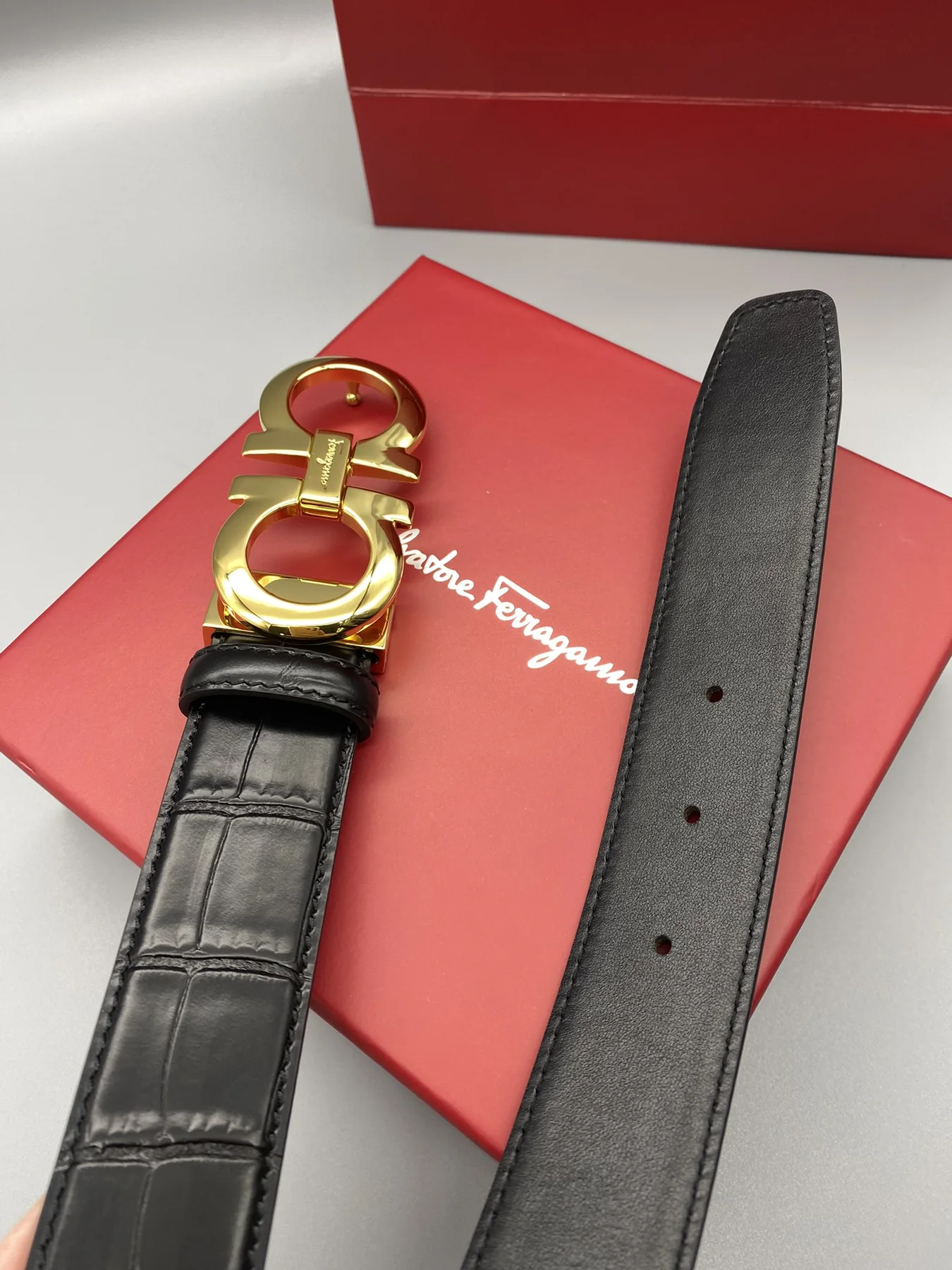 Men's Classic Crocodile-Texture Leather Belt with Sculpted Double-Ring Buckle, 35 mm detail view 3