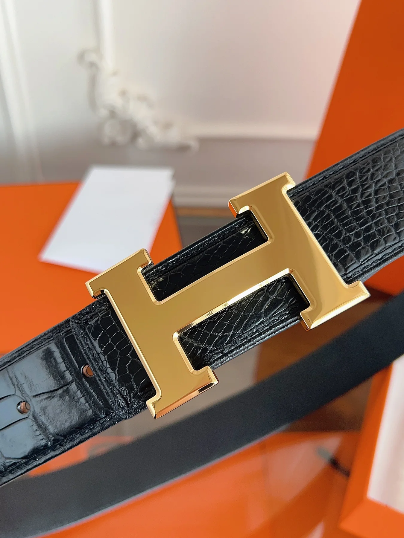 Men's Classic Crocodile-Texture Leather Belt with Geometric H Buckle, 38 mm detail view 3