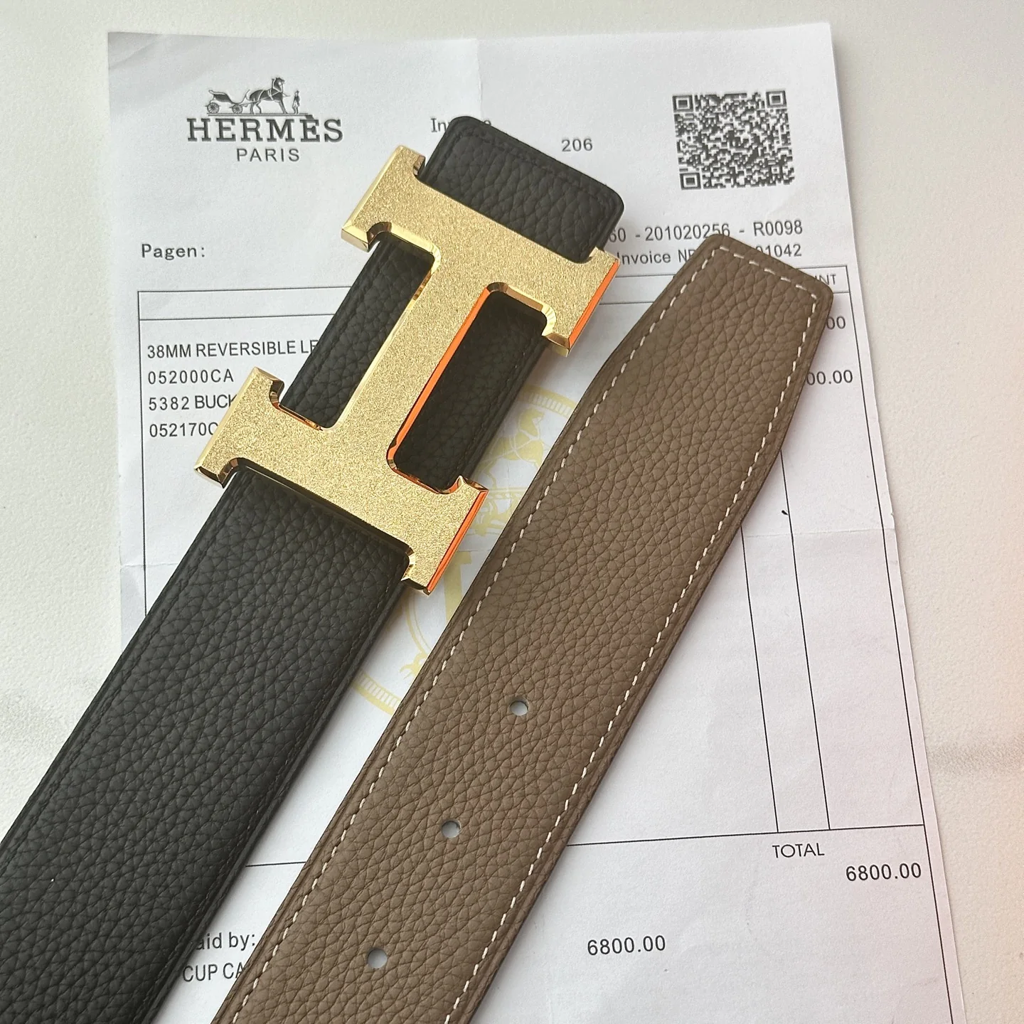 Men's Grained Leather Belt with Geometric H Buckle, 38 mm detail view 3