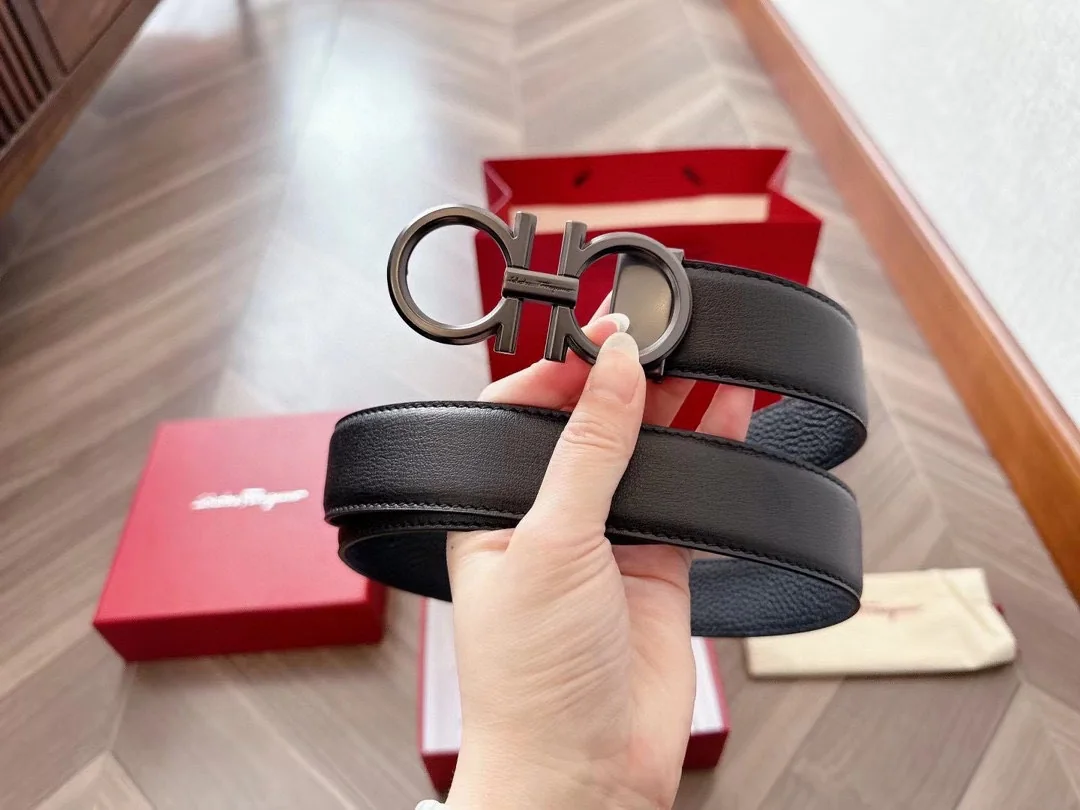 Men's Contemporary Textured Leather Belt with Sculpted Double-Ring Buckle, 35 mm detail view 4