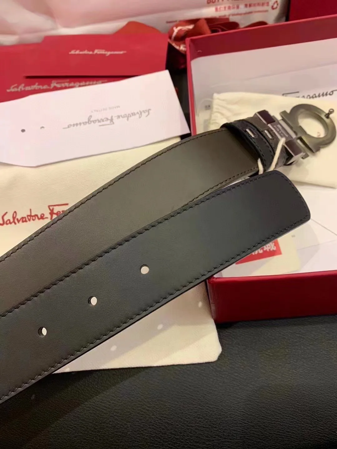 Men's Classic Reversible Leather Belt with Sculpted Double-Ring Buckle, 35 mm detail view 6