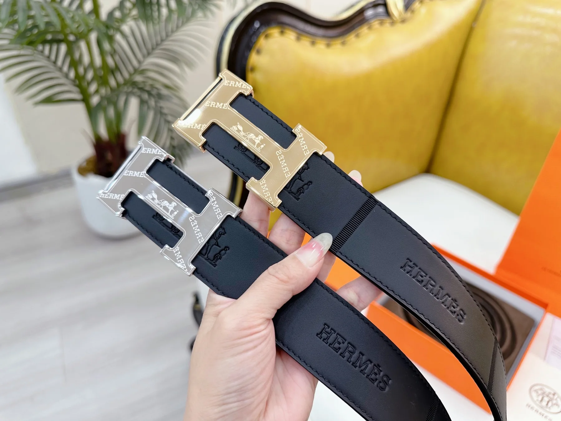 Men's Classic Reversible Leather Belt with Geometric H Buckle, 38 mm main product image