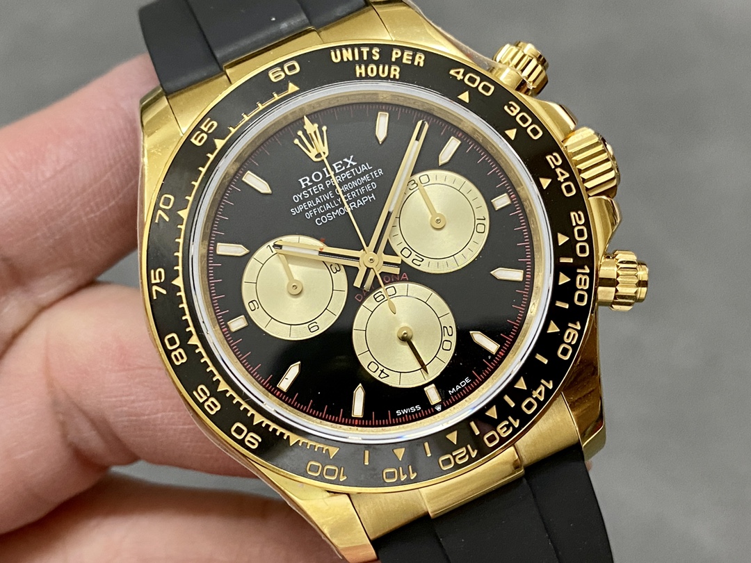 Gold-plated mechanical watch with black ceramic bezel - Image 4